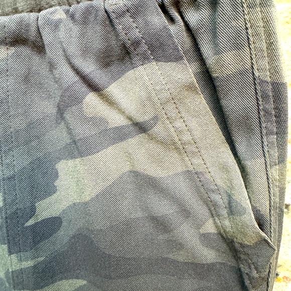 Splendid Womens Pants sz M Green Camo Soft Comfy Pull On Joggers - Picture 6 of 6